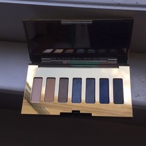 small on the go eyeshadow pallet